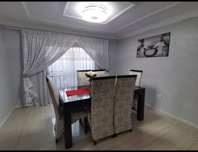 3 BEDROOM HOUSE FOR SALE IN EVATON WEST